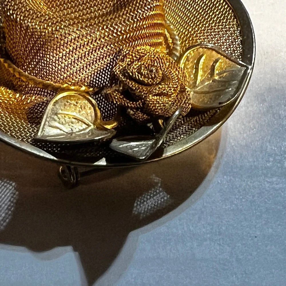 Brooch Gold Mesh Sun Hat Rose Leaf Vintage Style Pin